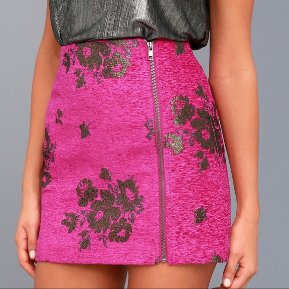 Free People Dresses & Skirts - Free People Velvet Fuchsia Skirt. Size 2.